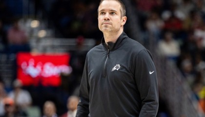 九游用户空间-奥特：缺少布克&amp;杰伦·格林 我们的半场进攻有时会感到束手无策